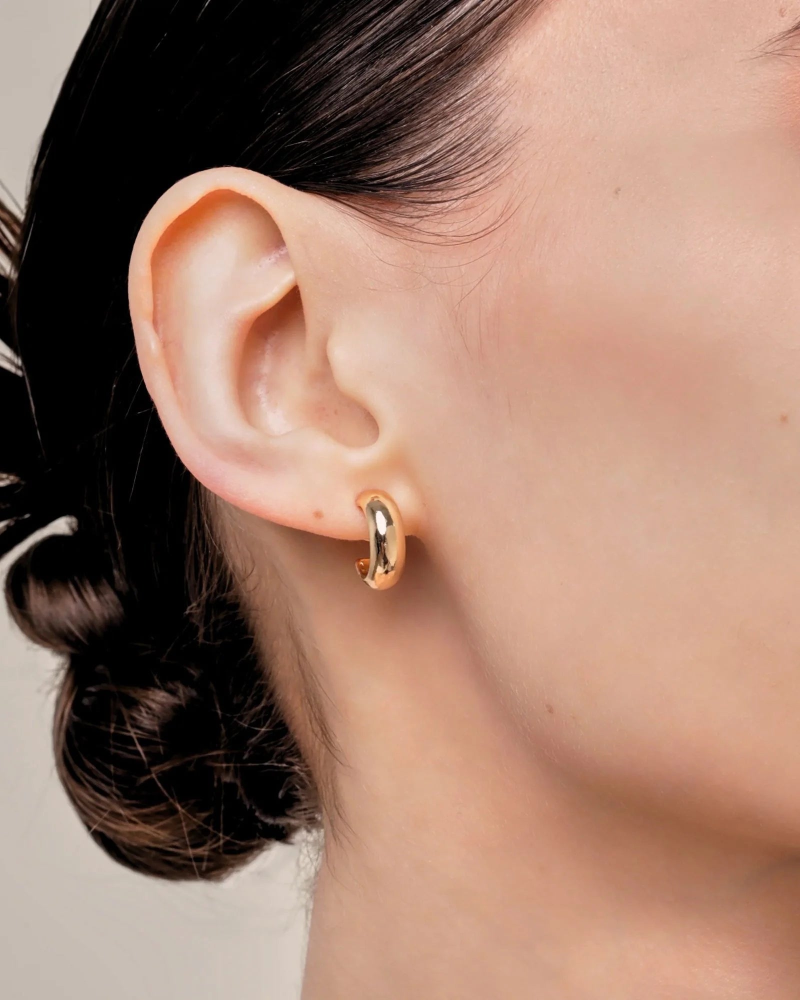 Bold Clip-on Huggies