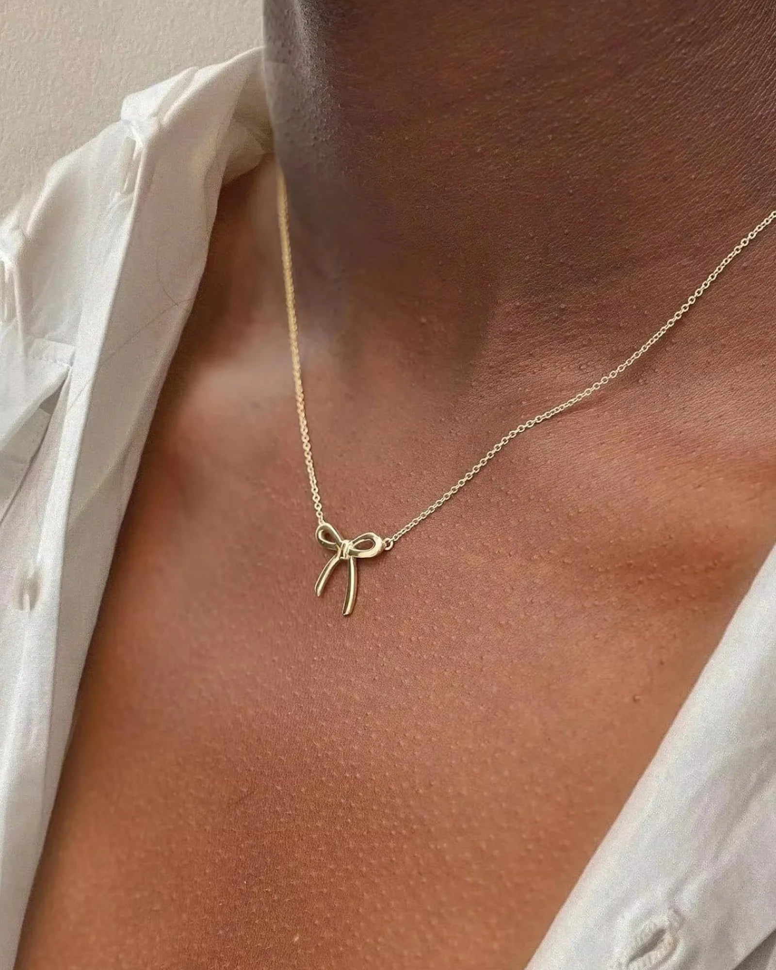 Vaia Bow Necklace