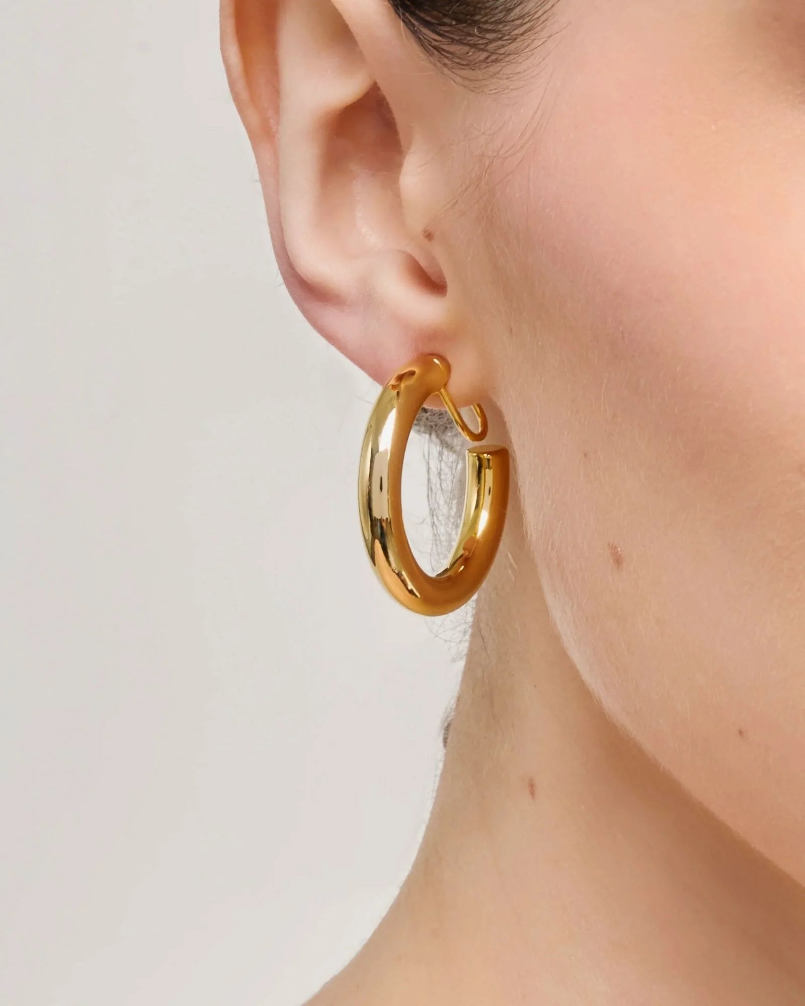 Chunky Medium Clip-on Hoops