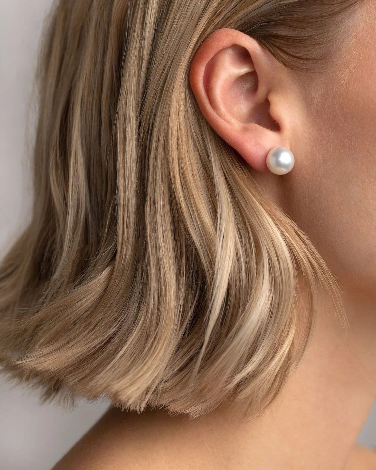 Bold Pearl Clip-on Studs